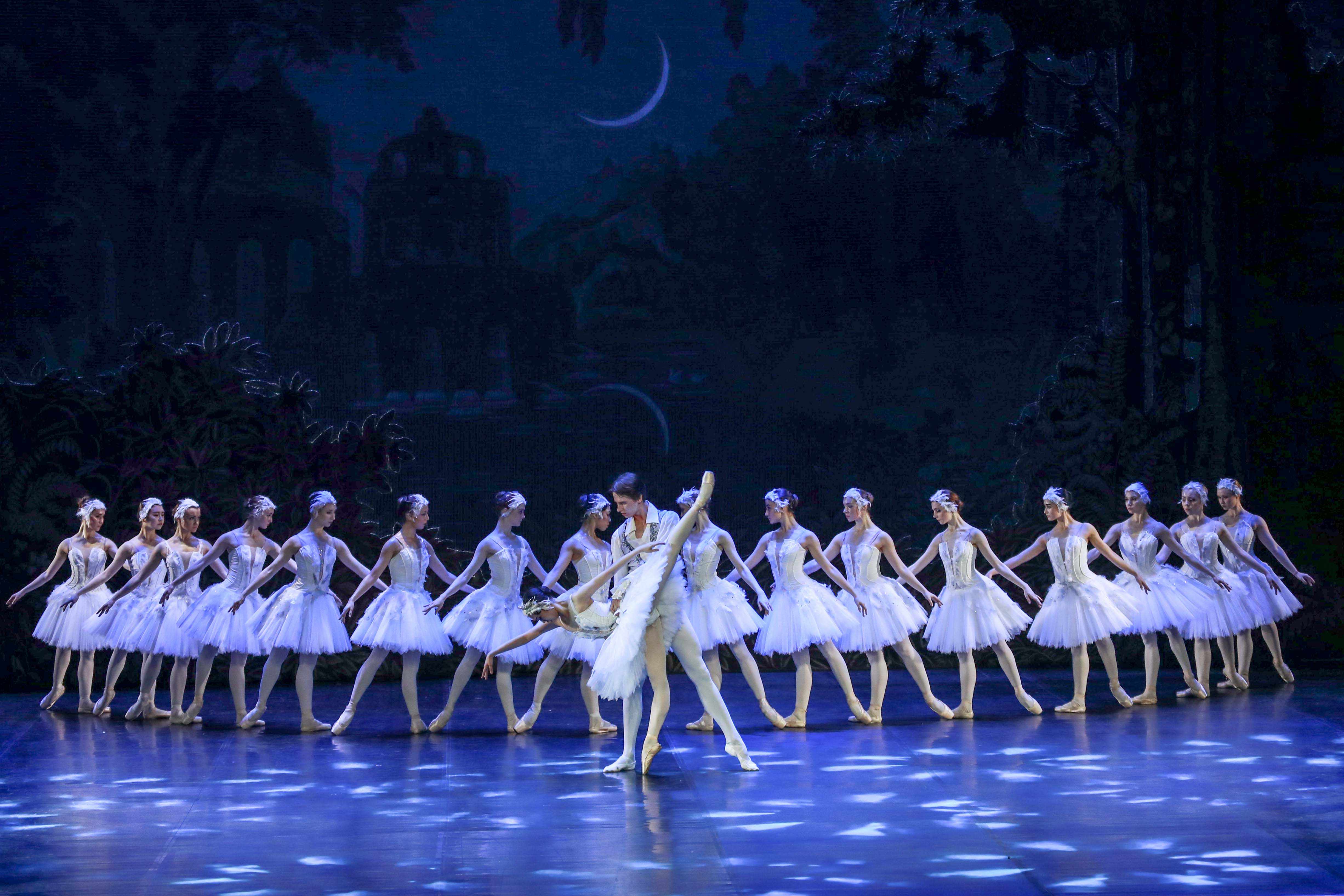 精彩剧照|北京舞蹈学院古典舞系2015级表演班毕业晚会（2）剧目部分 - 哔哩哔哩